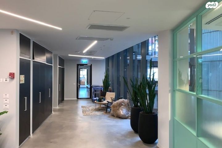 חנויות/ שטח מסחרי, תובל, חרוזים, רמת גן