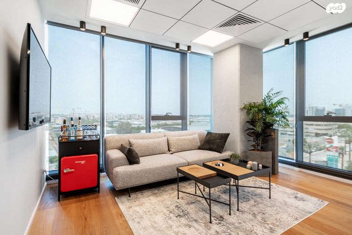 חנויות/ שטח מסחרי, תובל, חרוזים, רמת גן