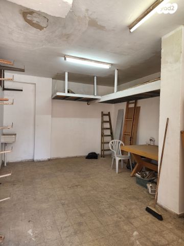 מחסנים, גני גד 4, גני גד, בני ברק