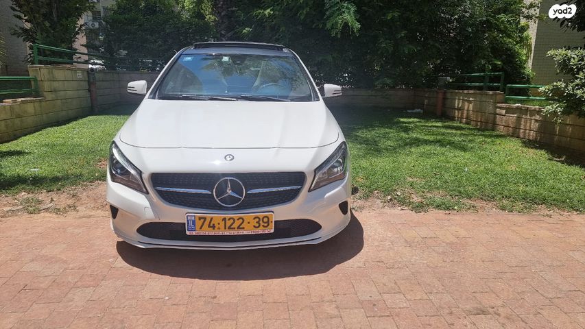 מודעת רכב מרצדס-בנץ CLA 1