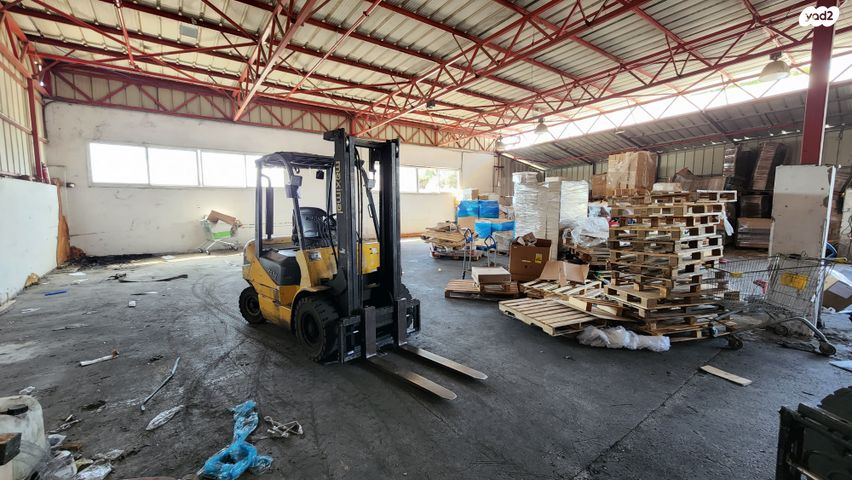 מבני תעשיה, אזור תעשיה כרמיאל, כרמיאל