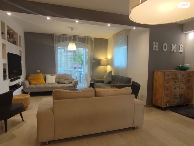 בית פרטי/ קוטג', גדעון האוזנר, הולילנד, ירושלים