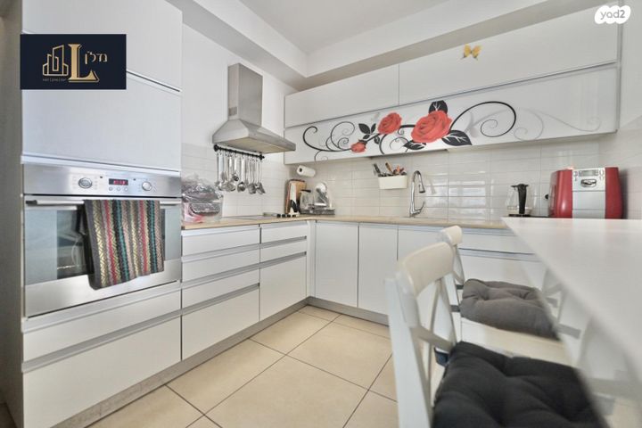 דירה, שדרות מקס ואמפרו שיין 8, רחובות החדשה, רחובות