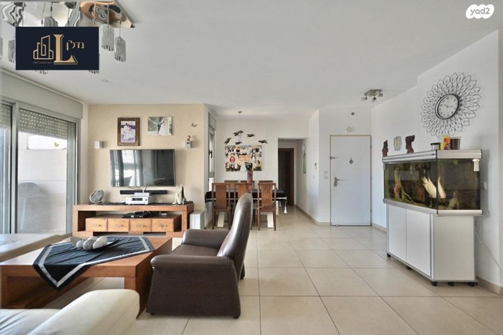 דירה, שדרות מקס ואמפרו שיין 8, רחובות החדשה, רחובות