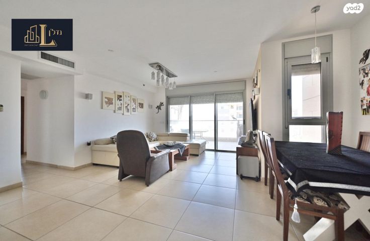 דירה, שדרות מקס ואמפרו שיין 8, רחובות החדשה, רחובות