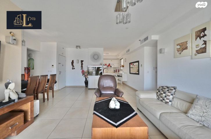 דירה, שדרות מקס ואמפרו שיין 8, רחובות החדשה, רחובות