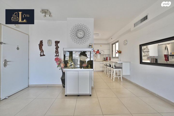 דירה, שדרות מקס ואמפרו שיין 8, רחובות החדשה, רחובות