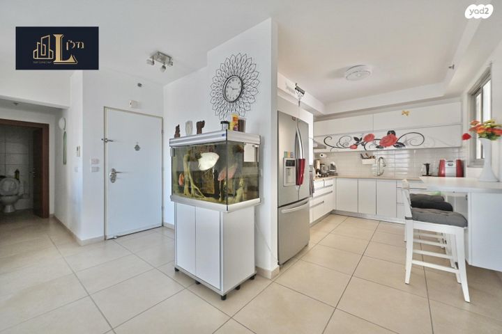 דירה, שדרות מקס ואמפרו שיין 8, רחובות החדשה, רחובות