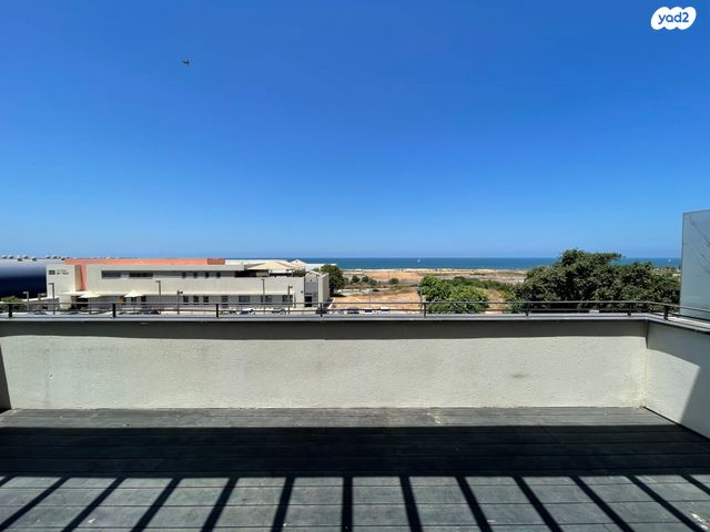 הגוש הגדול, רמת אביב החדשה, נופי ים