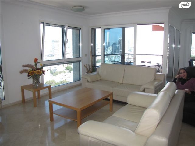 דירה, ניסים אלוני, צמרות איילון, פארק צמרת, תל אביב יפו