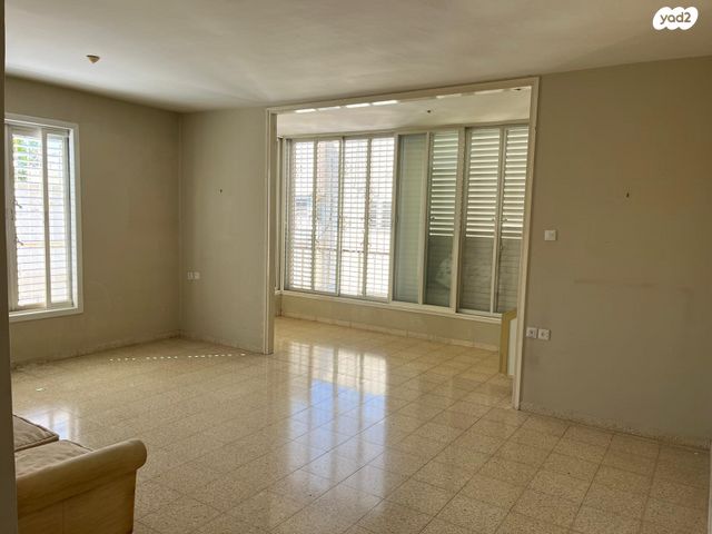 שדרות בן ציון 19