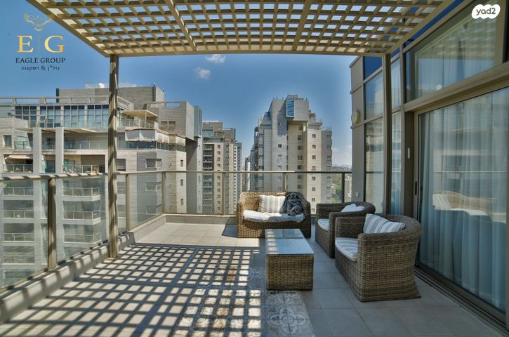 גג/ פנטהאוז