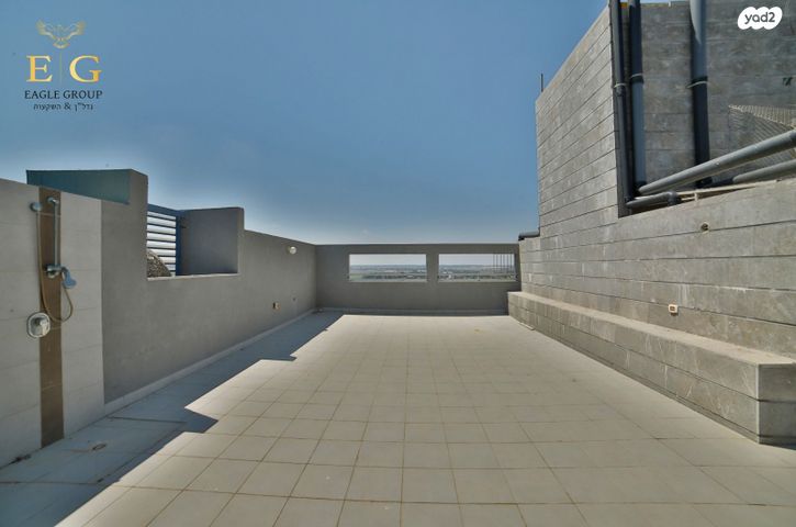 גג/ פנטהאוז, רחובות