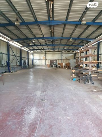 מחסנים, העבודה, אזור תעשיה ראש העין, ראש העין