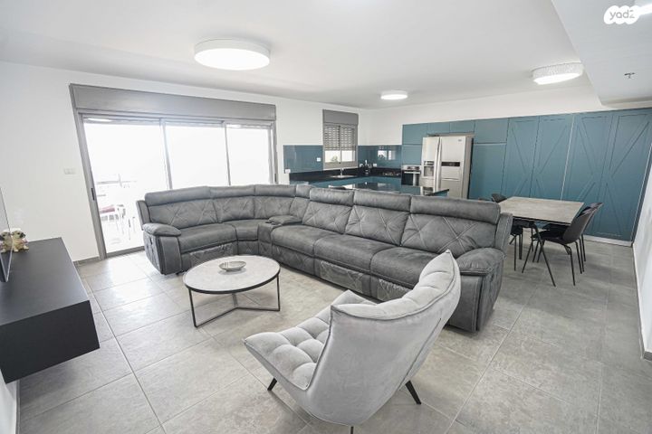 שושנה דמארי 