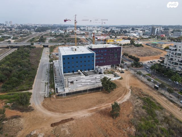 שדרות טום לנטוס 