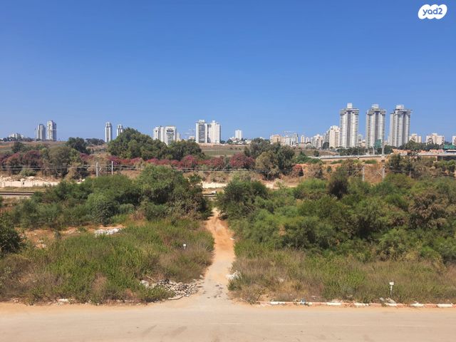 משרדים, שדרות טום לנטוס, נתניה