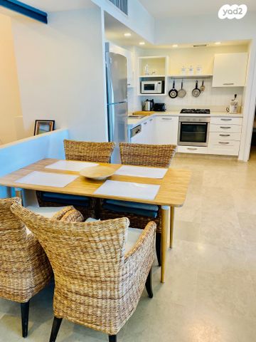 דירה, הרצליה