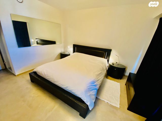 דירה, הרצליה