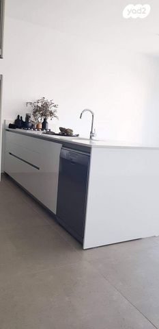 דירה, שדרות ירושלים 137, מכללת תל אביב יפו, דקר, תל אביב יפו