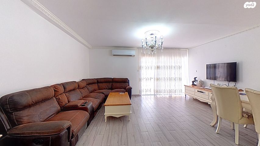 בית פרטי/ קוטג', ניצנים, פנחס ספיר, מגדל העמק