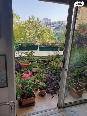 דירה, כתריאל טחורש, בית הכרם, רמת בית הכרם, ירושלים