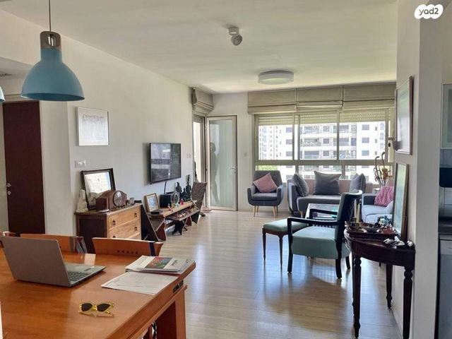 דירה, משה קול 1, המשתלה, תל אביב יפו