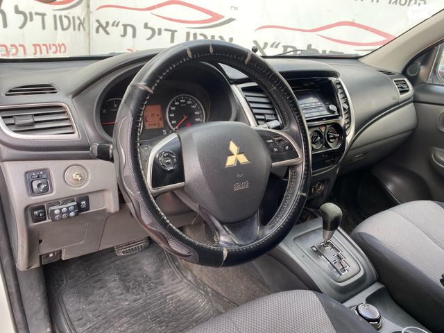 מיצובישי טרייטון / L200