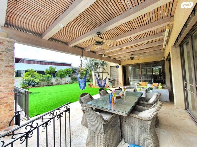 בית פרטי/ קוטג', סביון