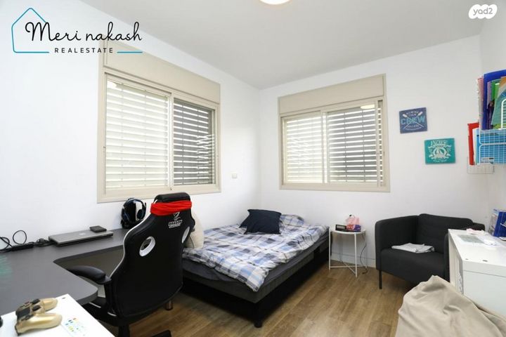 דו משפחתי, קדימה צורן