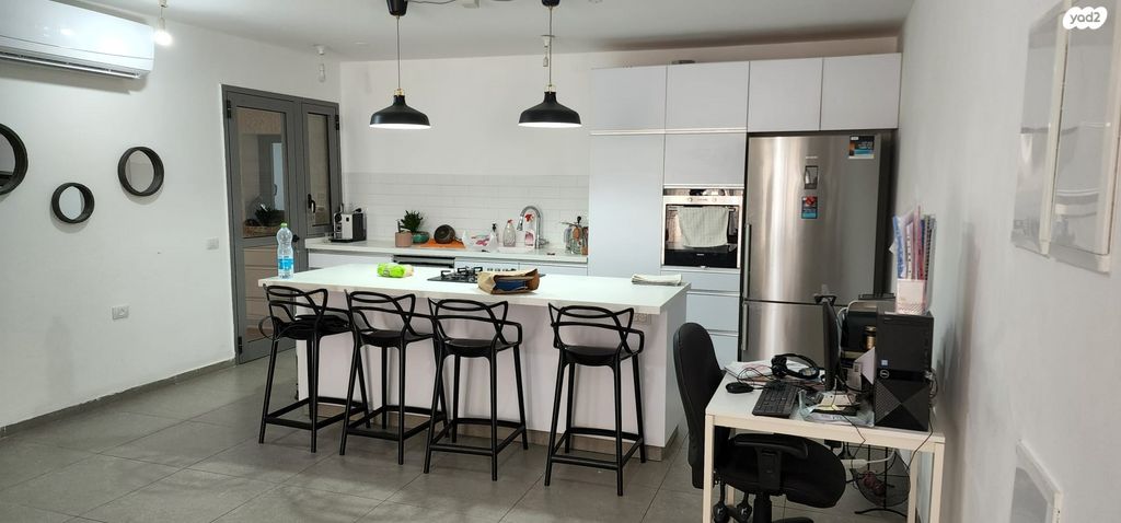 דירת גן, צור הדסה