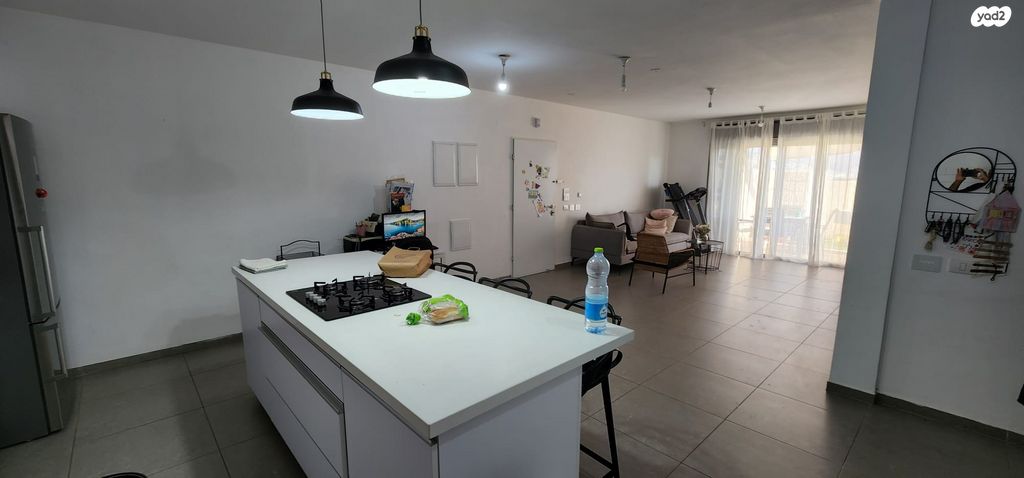 דירת גן, צור הדסה