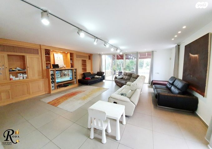 בית פרטי/ קוטג', סביון