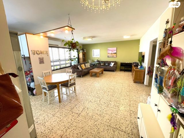 הרצליה הירוקה, נווה עובד