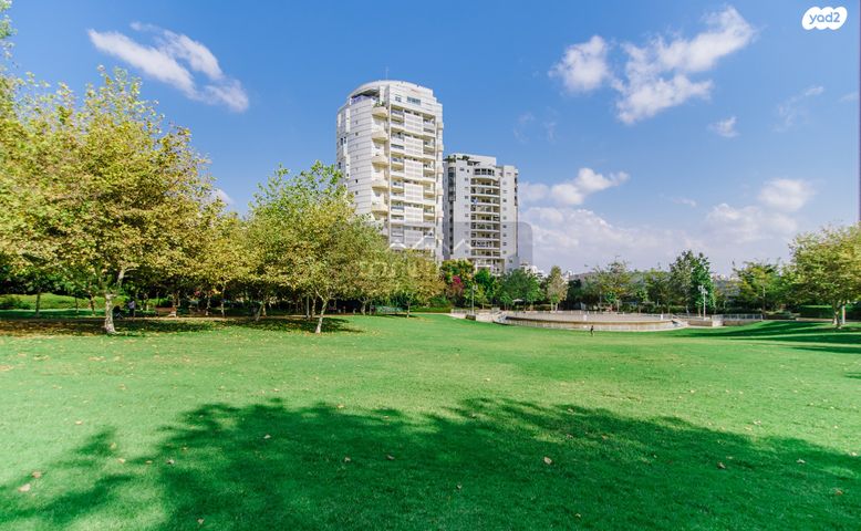 גג/ פנטהאוז, שמעון בן צבי, שטח 9, גבעתיים