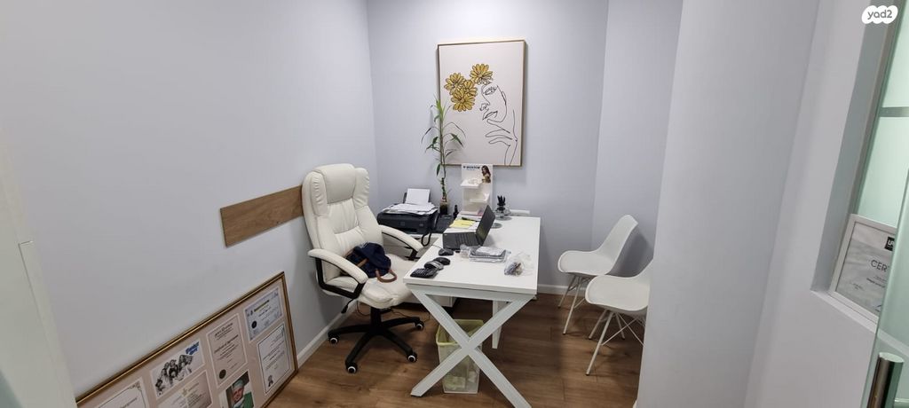 משרדים, הגדוד העברי, הקריה מע"ר, אשדוד