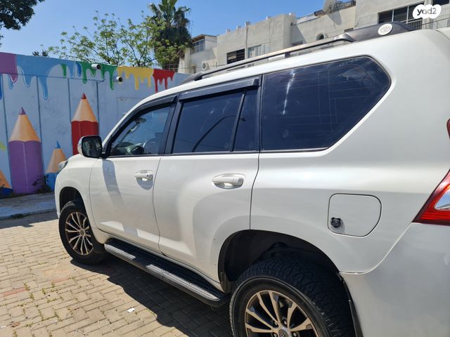 טויוטה לנד קרוזר
