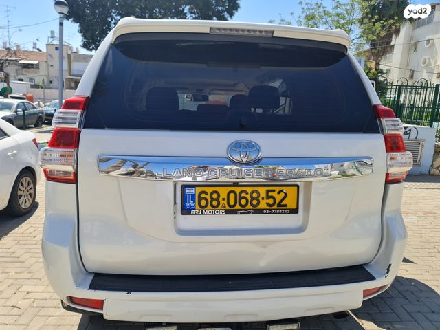 טויוטה לנד קרוזר