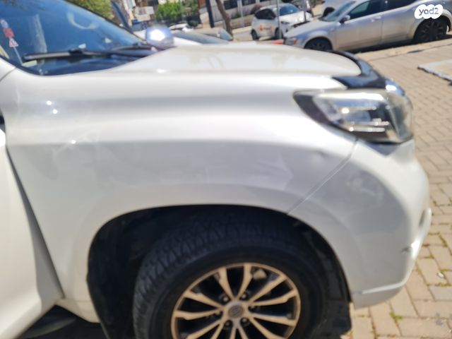 טויוטה לנד קרוזר