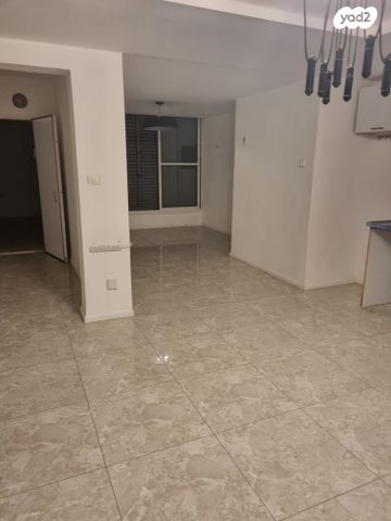 דירה, מעונות ברכה, השומר, ראשון לציון