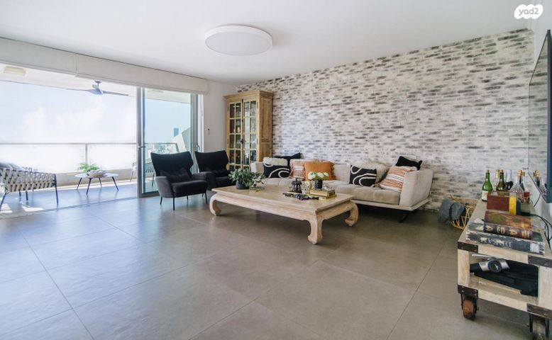 גג/ פנטהאוז, שמעון בן צבי, שטח 9, גבעתיים