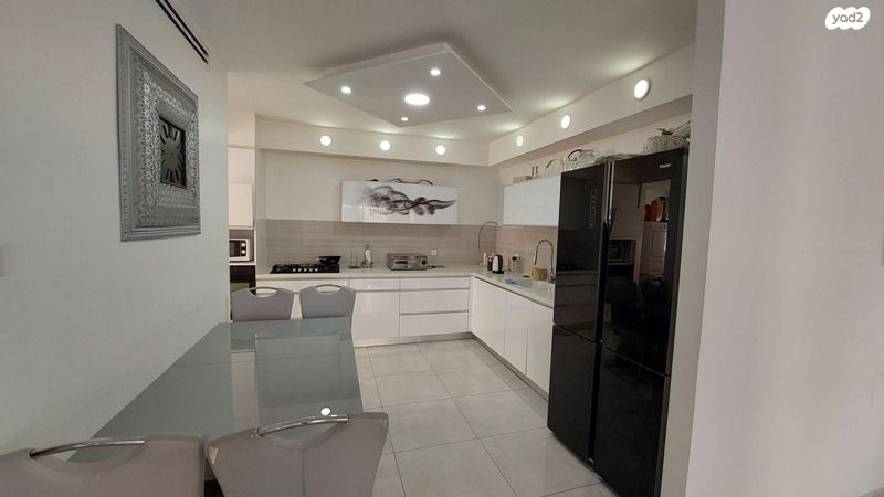 דירה, עמנואל זיסמן, חומת שמואל, הר חומה, ירושלים