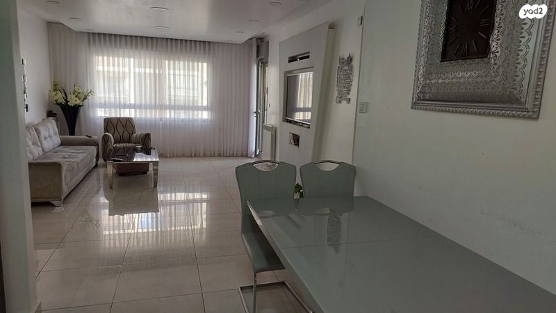 דירה, עמנואל זיסמן, חומת שמואל, הר חומה, ירושלים