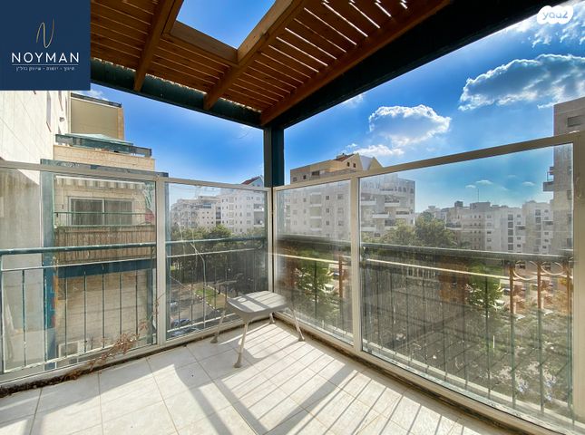 ד"ר יהודה פרח 