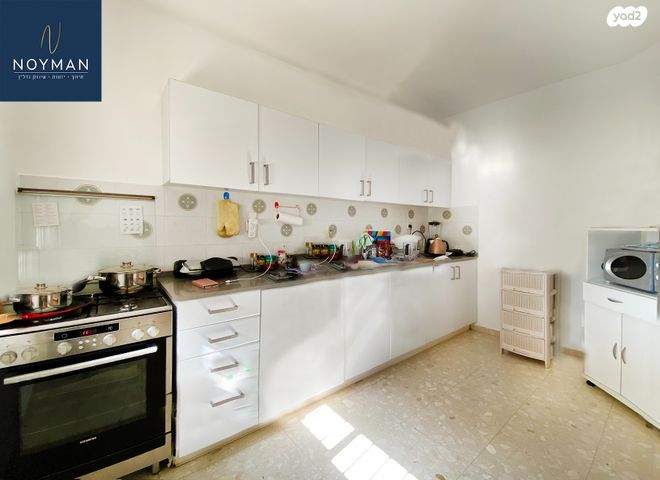 דירה, ד"ר יהודה פרח, קרית השרון, נתניה