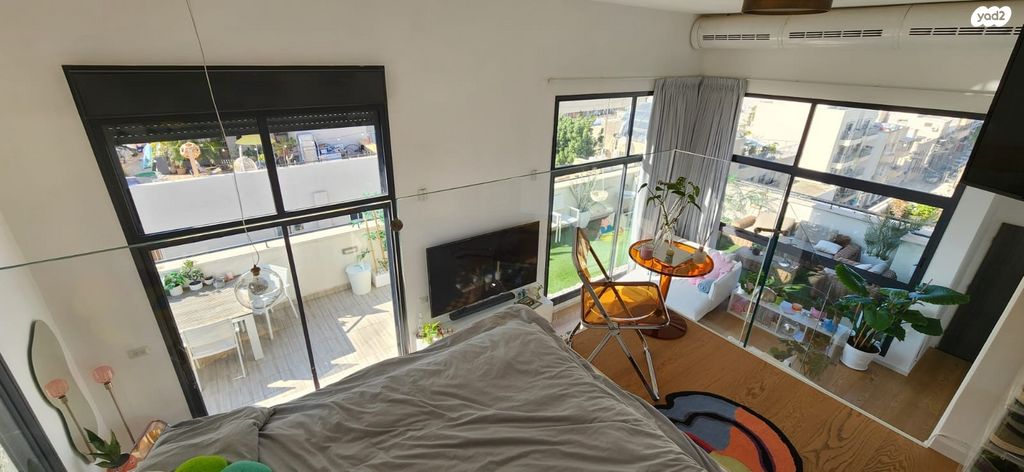 גג/ פנטהאוז, נחלת בנימין 133, פלורנטין, תל אביב יפו