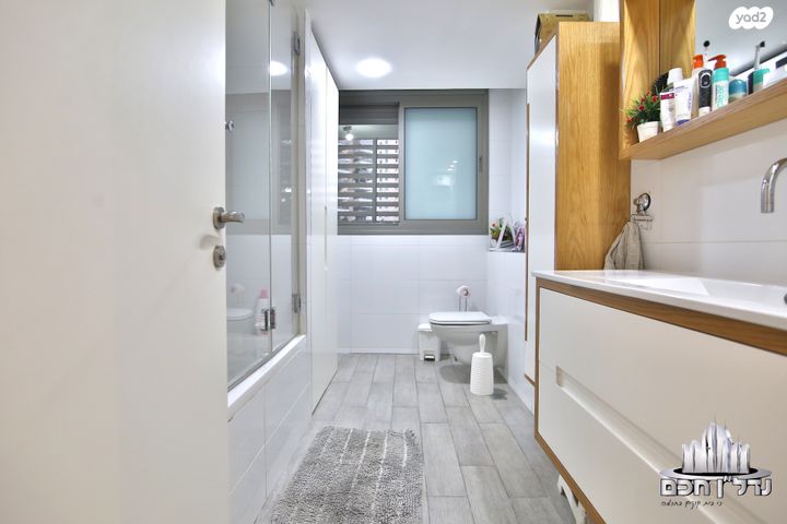 דירת גן, הברוש, נווה גנים, קרית מוצקין