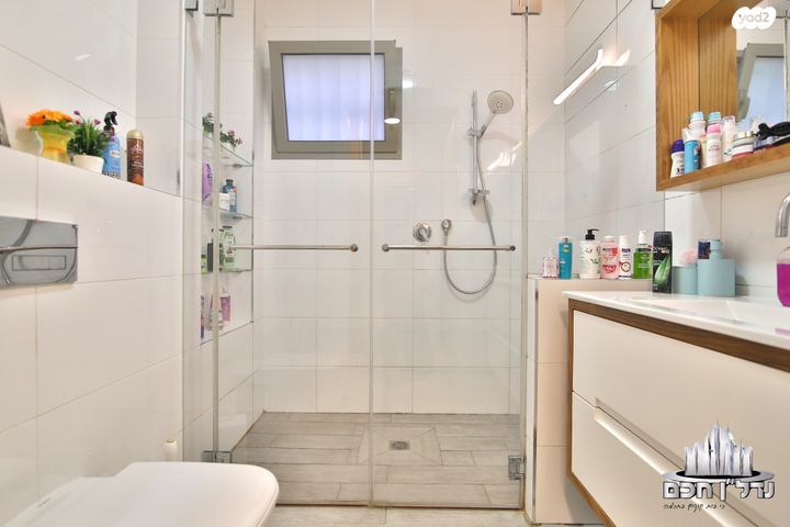 דירת גן, הברוש, נווה גנים, קרית מוצקין