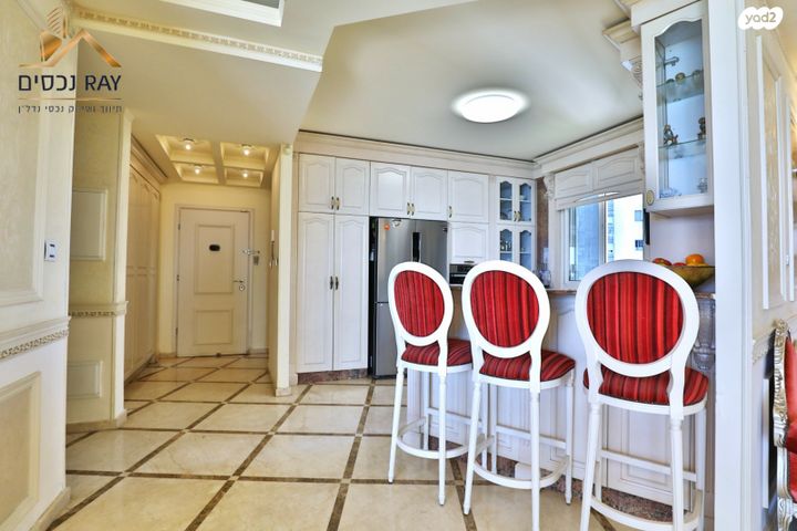 גג/ פנטהאוז, יצחק שדה, דרום מערב ותיק, בת ים