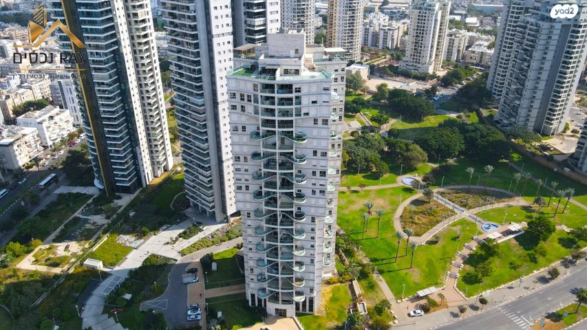 גג/ פנטהאוז, יצחק שדה, דרום מערב ותיק, בת ים